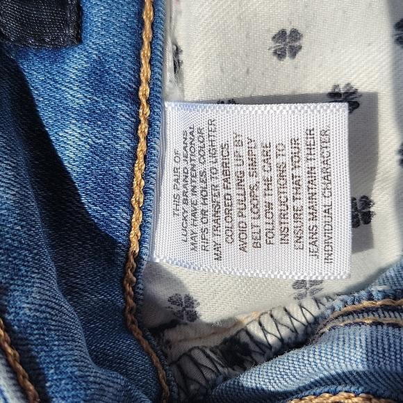 Lucky Brand Distressed Ava Crop Light Wash Size 6/28 - Picture 13 of 14